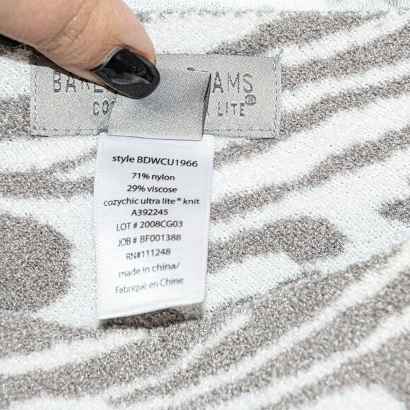 BAREFOOT DREAMS Cozychic Ultra Lite Poncho gray Leopard print One Size - Picture 5 of 9